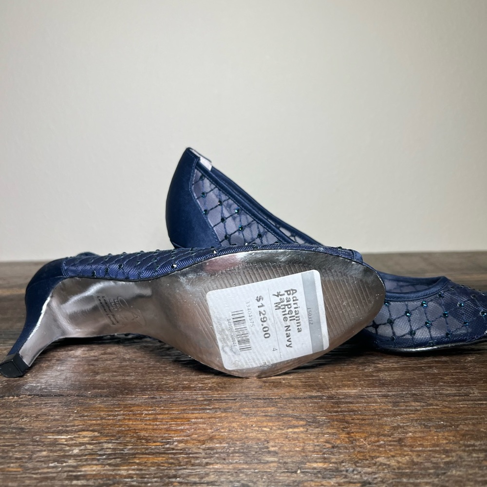 Adrianna Papell Jamie Navy size 7 Womens heels